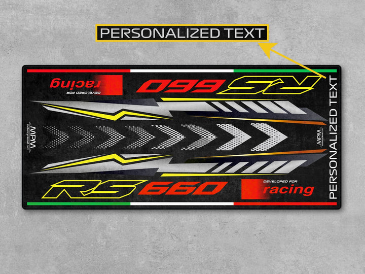 Venom Yellow RS 660 için kişiselleştirilmiş paspas. Pist alanı ve sürücü ihtiyaçları için özel tasarım pit halısıdır.