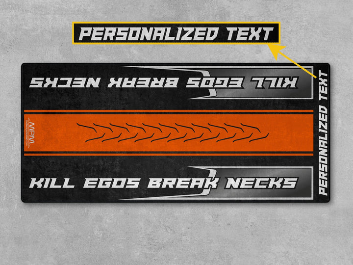 Kill Egos Break Necks Harley Davidson Breakout paspası – turuncu showroom halısı, motosiklet sergileme ve kişiye özel pit halısı
