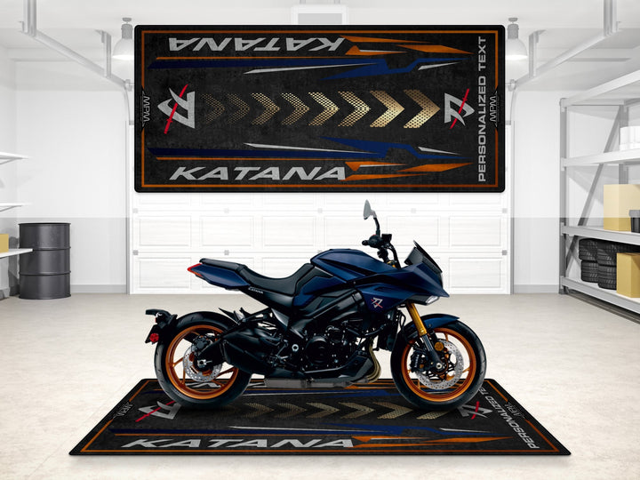 Kişiselleştirilmiş Suzuki Katana pit matı, showroom halısı ve yarış hazırlığı için
