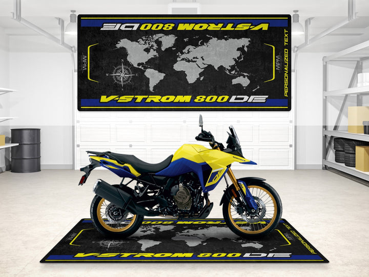 Kişiselleştirilmiş Suzuki V-Strom 800 DE pit matı, showroom halısı ve yarış hazırlığı için
