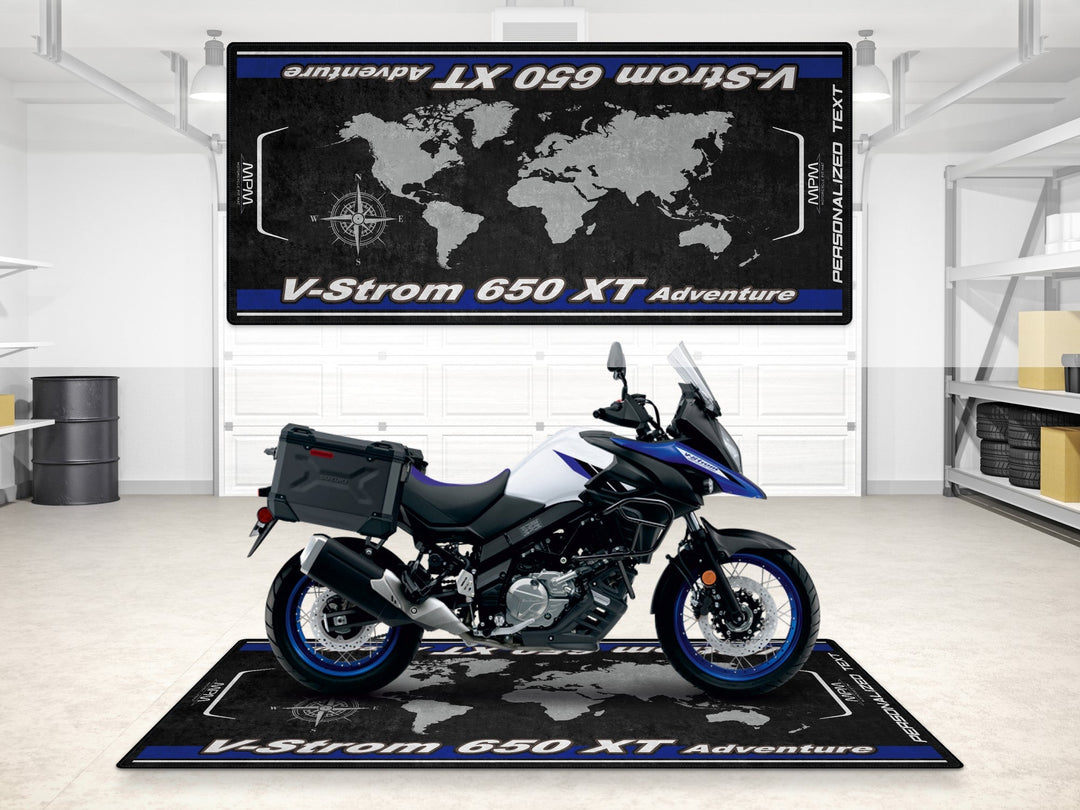 Kişiselleştirilmiş Suzuki V-Strom 650 XT Adventure pit matı, showroom halısı ve yarış hazırlığı için
