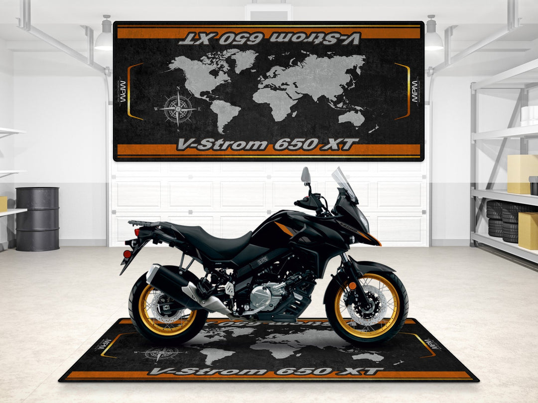 Suzuki V-Strom 650 XT Halısı – motosiklet paspası olarak garaj ve park alanı için üretildi
