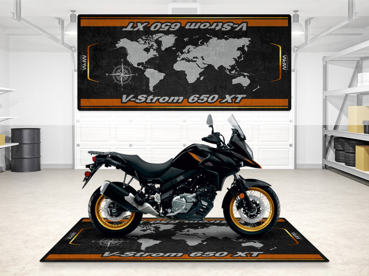 Suzuki V-Strom 650 XT Halısı – motosiklet paspası olarak garaj ve park alanı için üretildi
