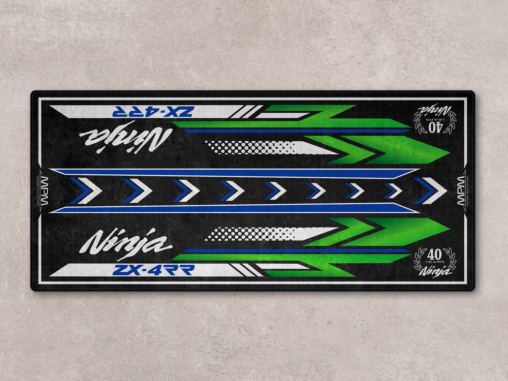 Ninja ZX-4RR 40. Yıl Edition motosiklet halısı – lime green, crystal white ve blue detaylı
