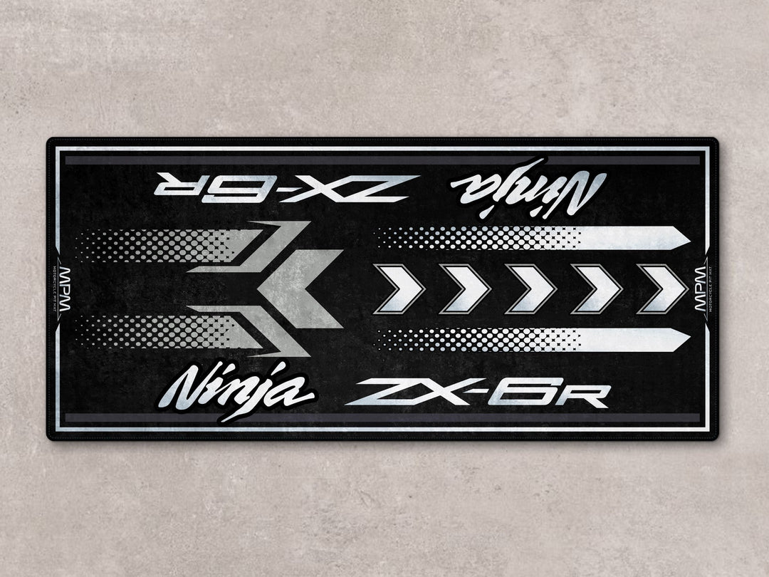 Ninja ZX-6R için dayanıklı pit mat – siyah ve gri detaylı özel tasarım motosiklet paspası
