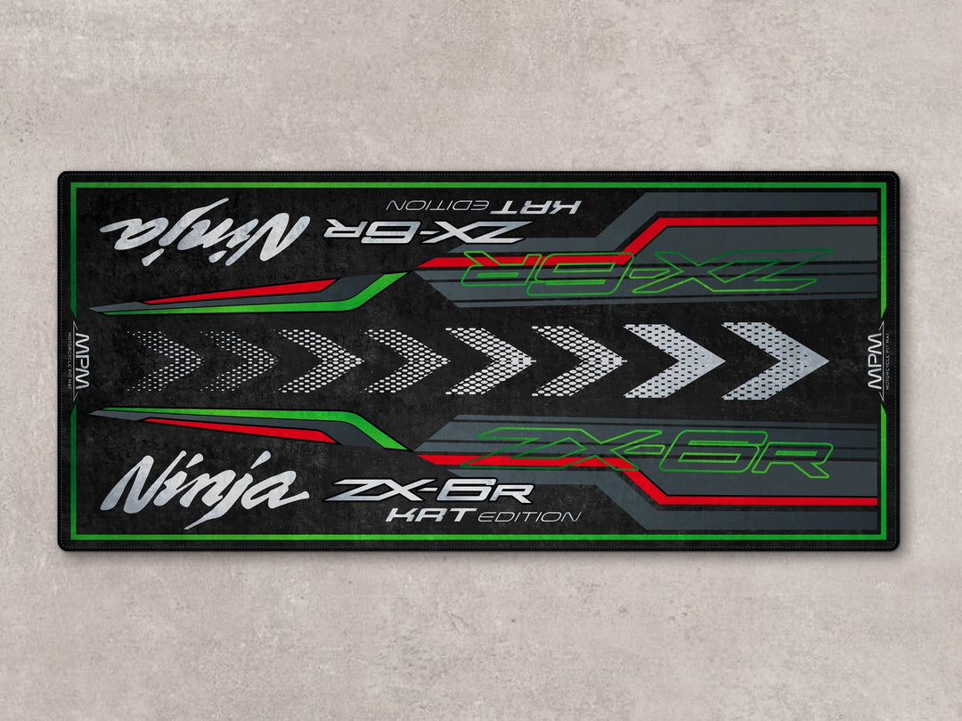 ZX-6R Ninja KRT Edition garaj halısı, park matı ve zemin koruyucu olarak şık motosiklet paspası
