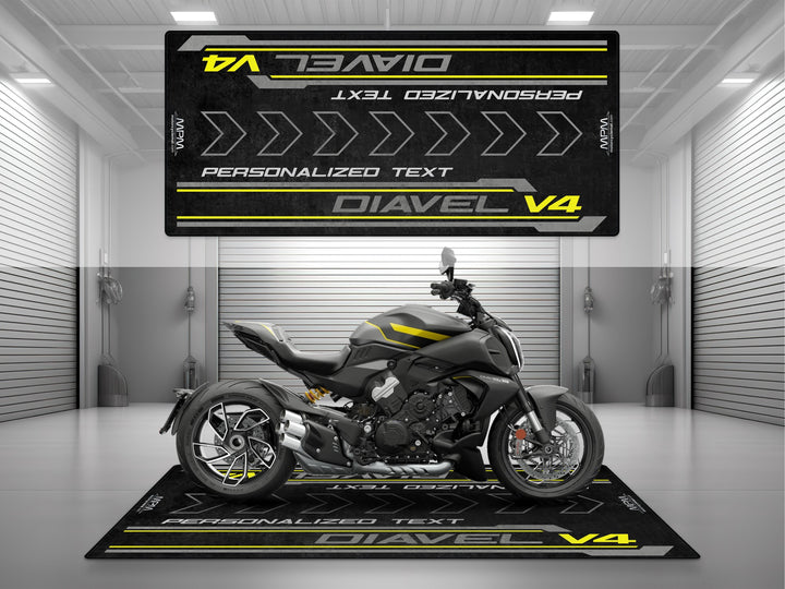 Ducati Diavel V4 – siyah & sarı detaylı model için kişiye özel pit matı  
Motorcu hediyesi, superbike garajı ve zemin koruma için ideal seçim.
