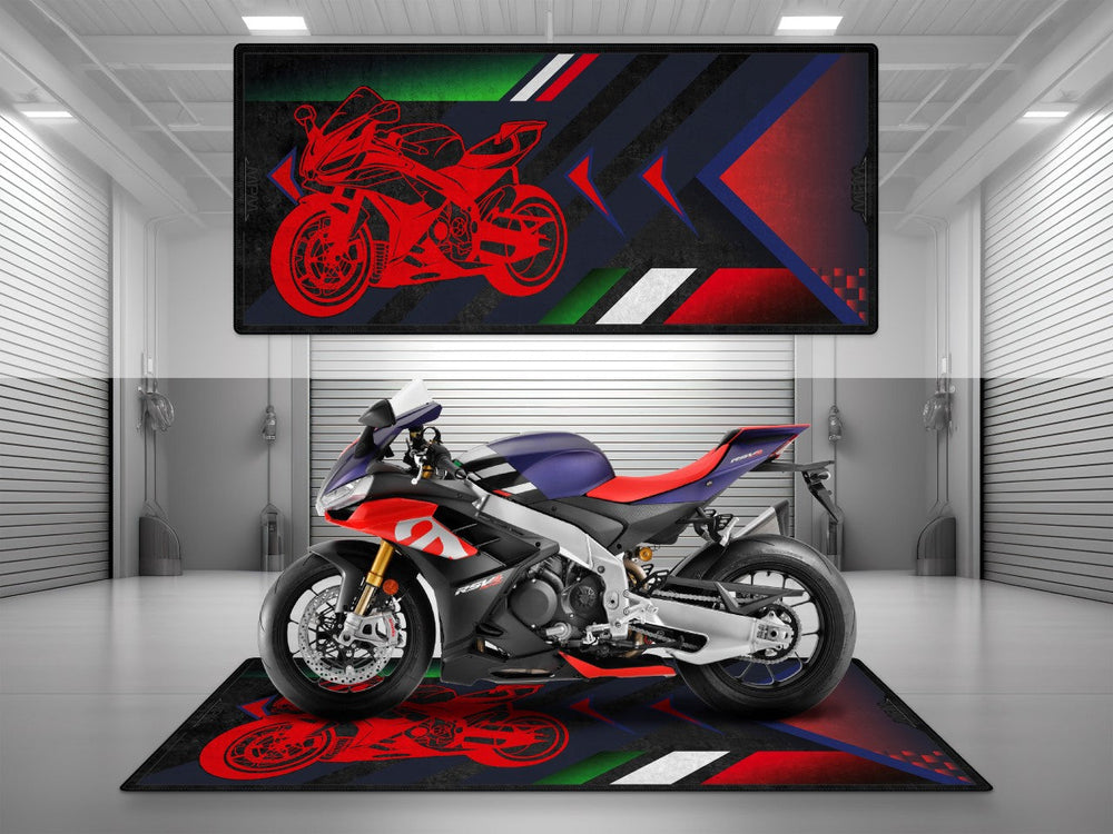 RSV4 için tricolor çizgili showroom halısı. Zemin koruyucu olarak pist alanı ve superbike garajı kullanımına uygundur.

