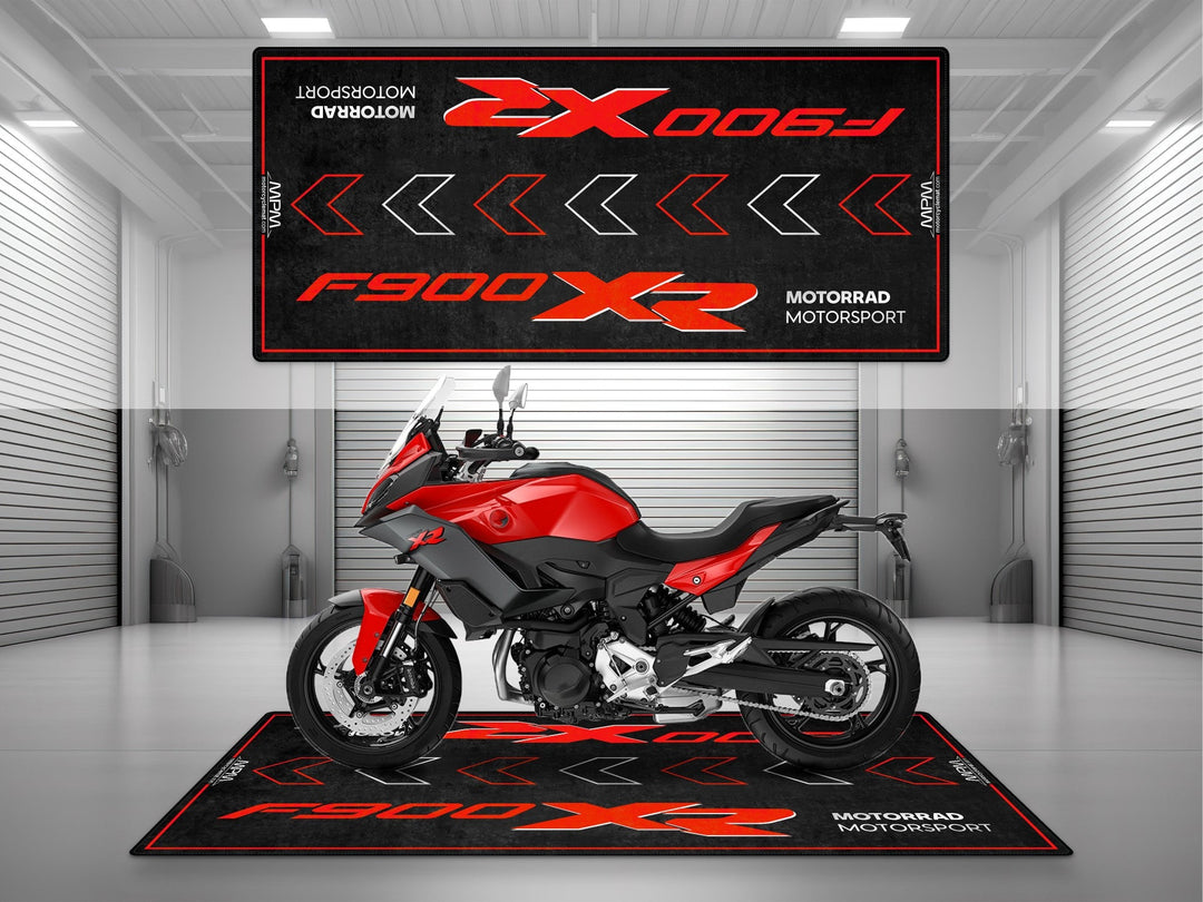 BMW F900 XR Racing Red için üretilmiş motosiklet halısı. Parlak kırmızı rengiyle dikkat çeken şık ve sportif görünüm.
