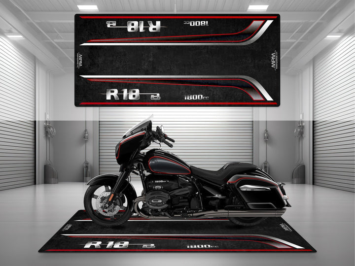 BMW R18B için üretilmiş motosiklet halısı. Option 719 Black Pearl yani inci siyahı tasarımıyla garajlara prestij katar.
